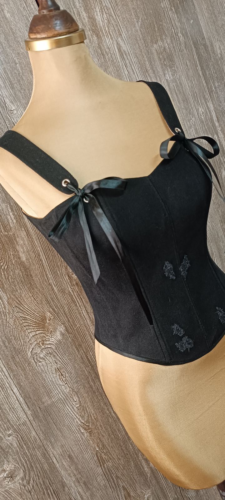 طراحی و دوخت تخصصی لباس ندا عظیمی