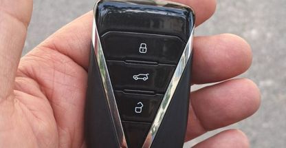 سوئیچ و ریموت خودرو