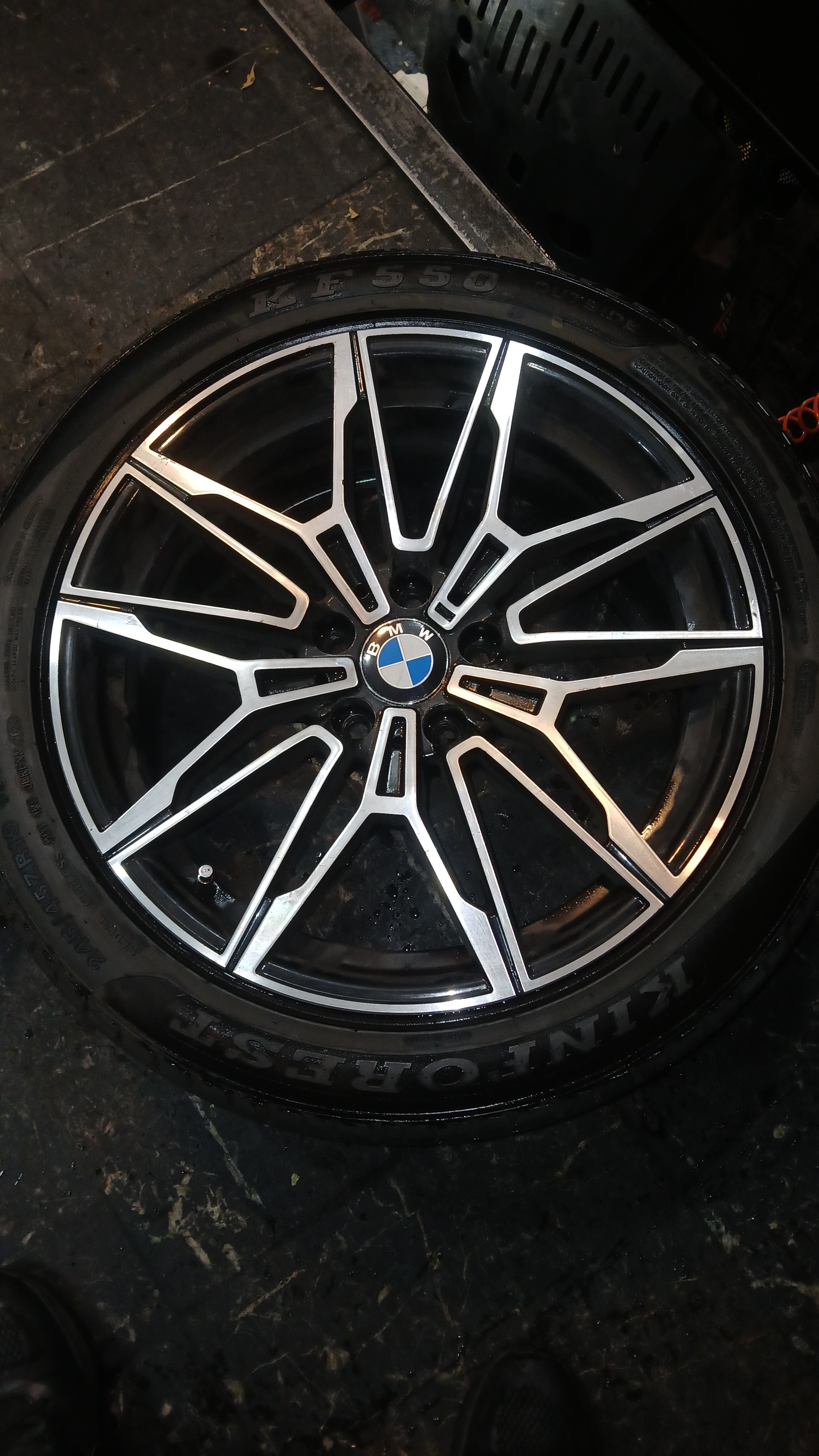 لاستیک یزد و بارز علی