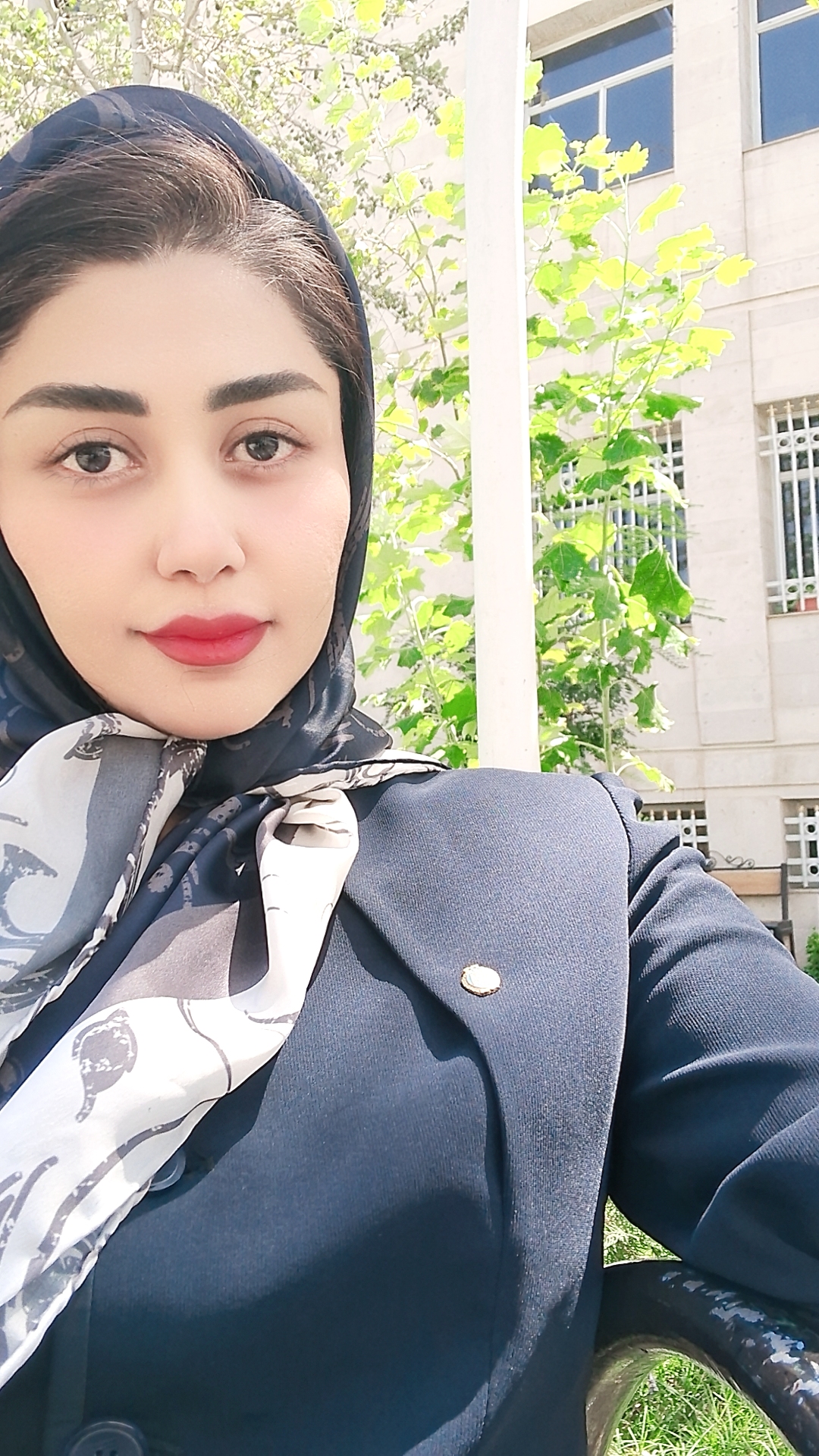 وکیل پایه یک افسانه آبرون(مشاوره رایگان)