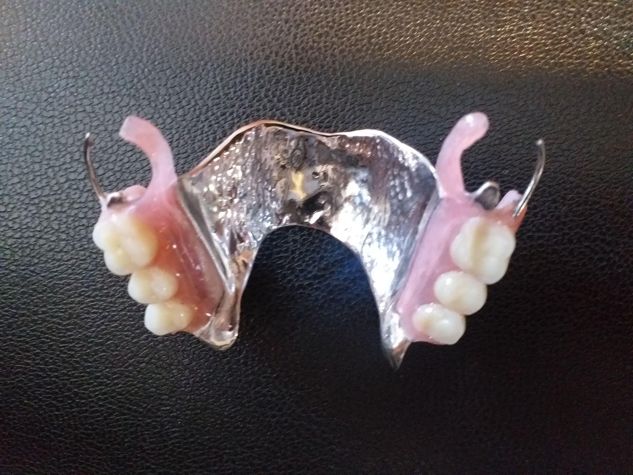 لابراتوار دندانسازی سعادت آباد