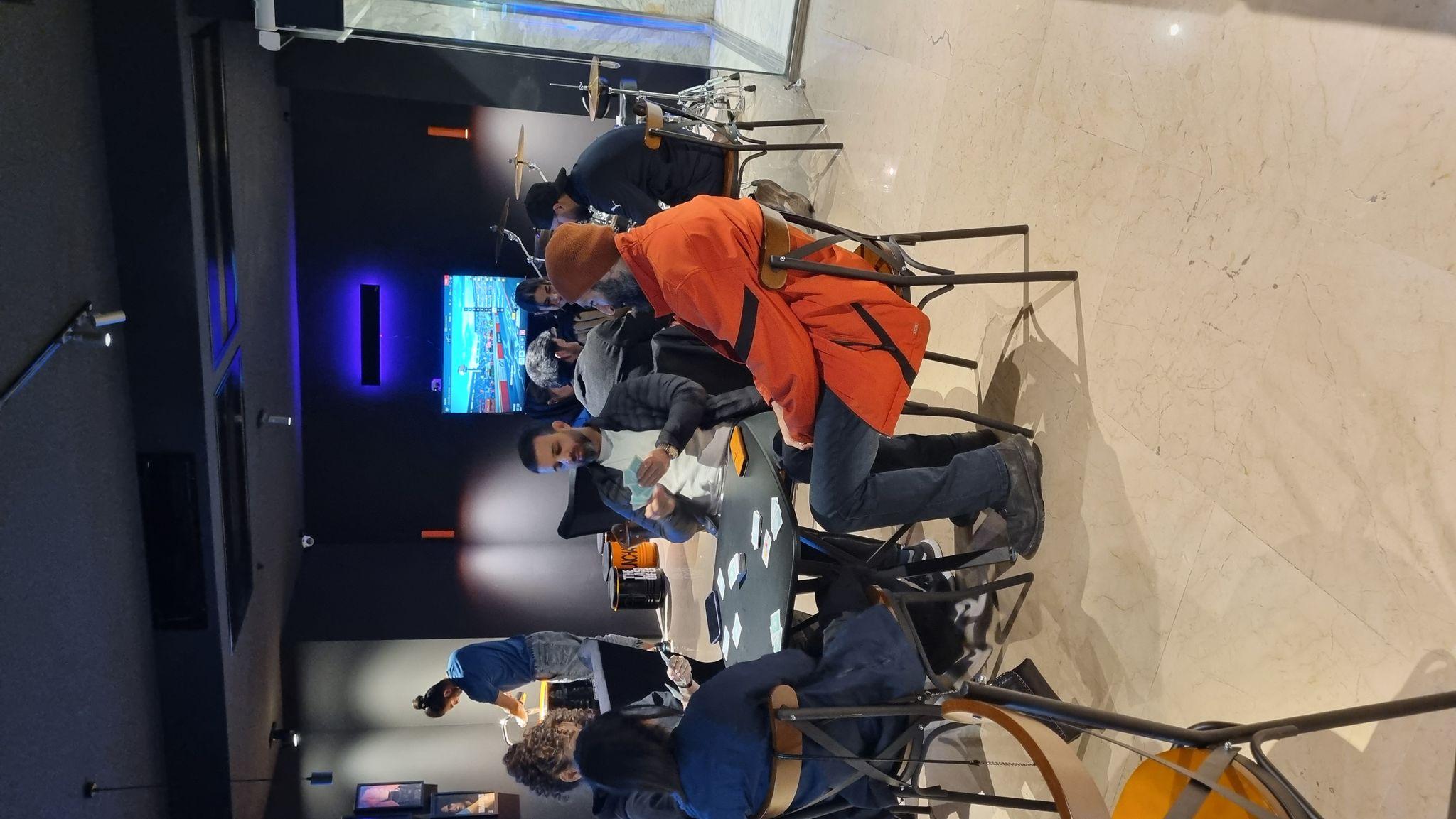 کافه گیم استرونات