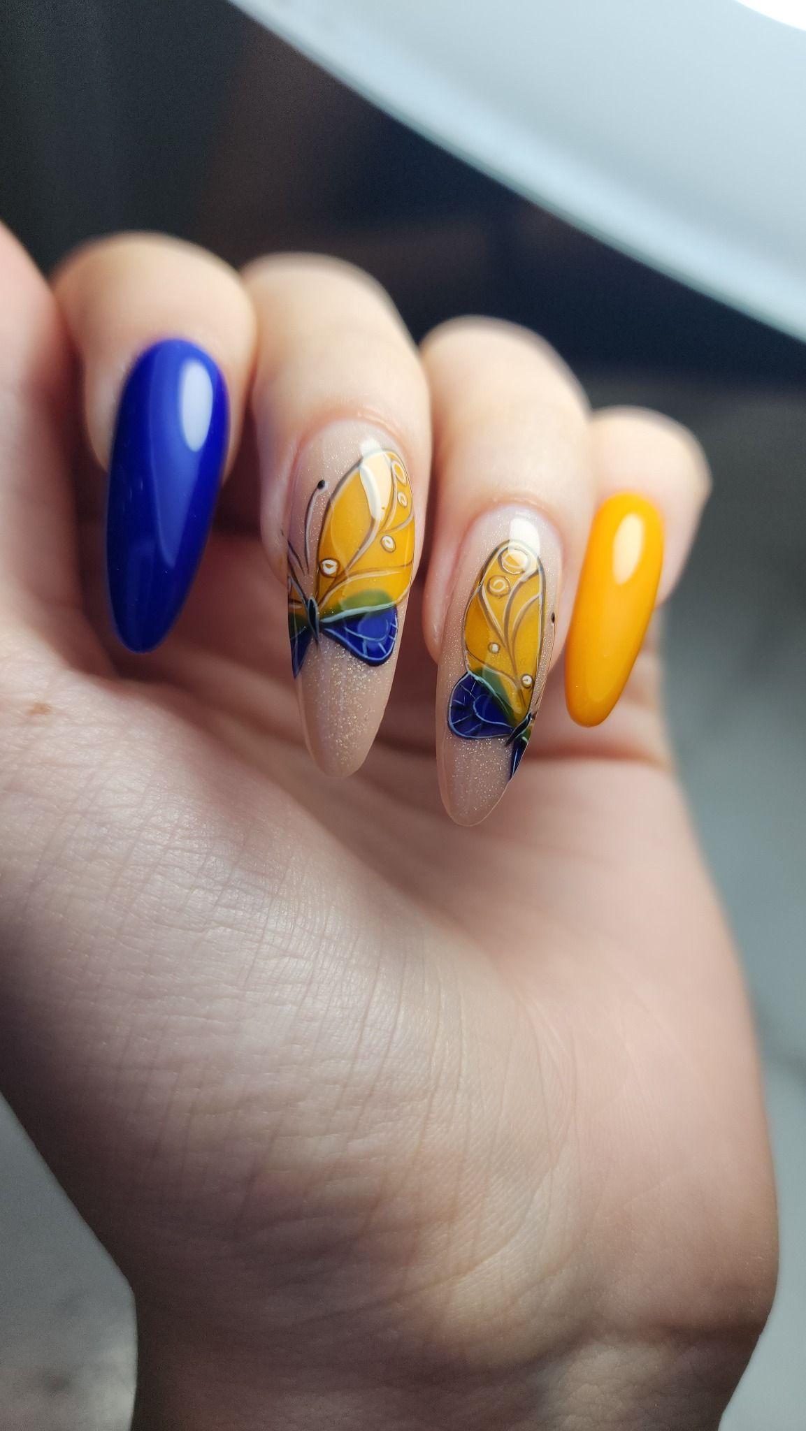 آموزش و خدمات ناخن عاطفه فاضلی