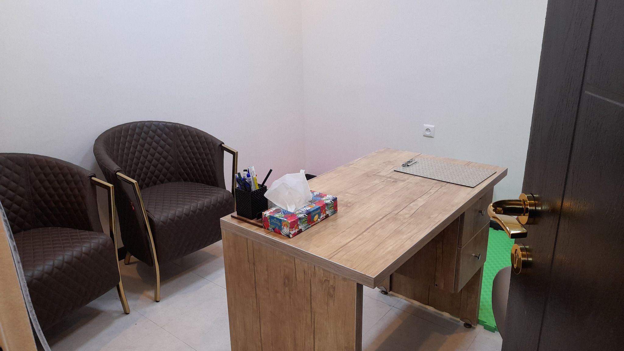 روانشناس کودک و نوجوان عاطفه غرقی