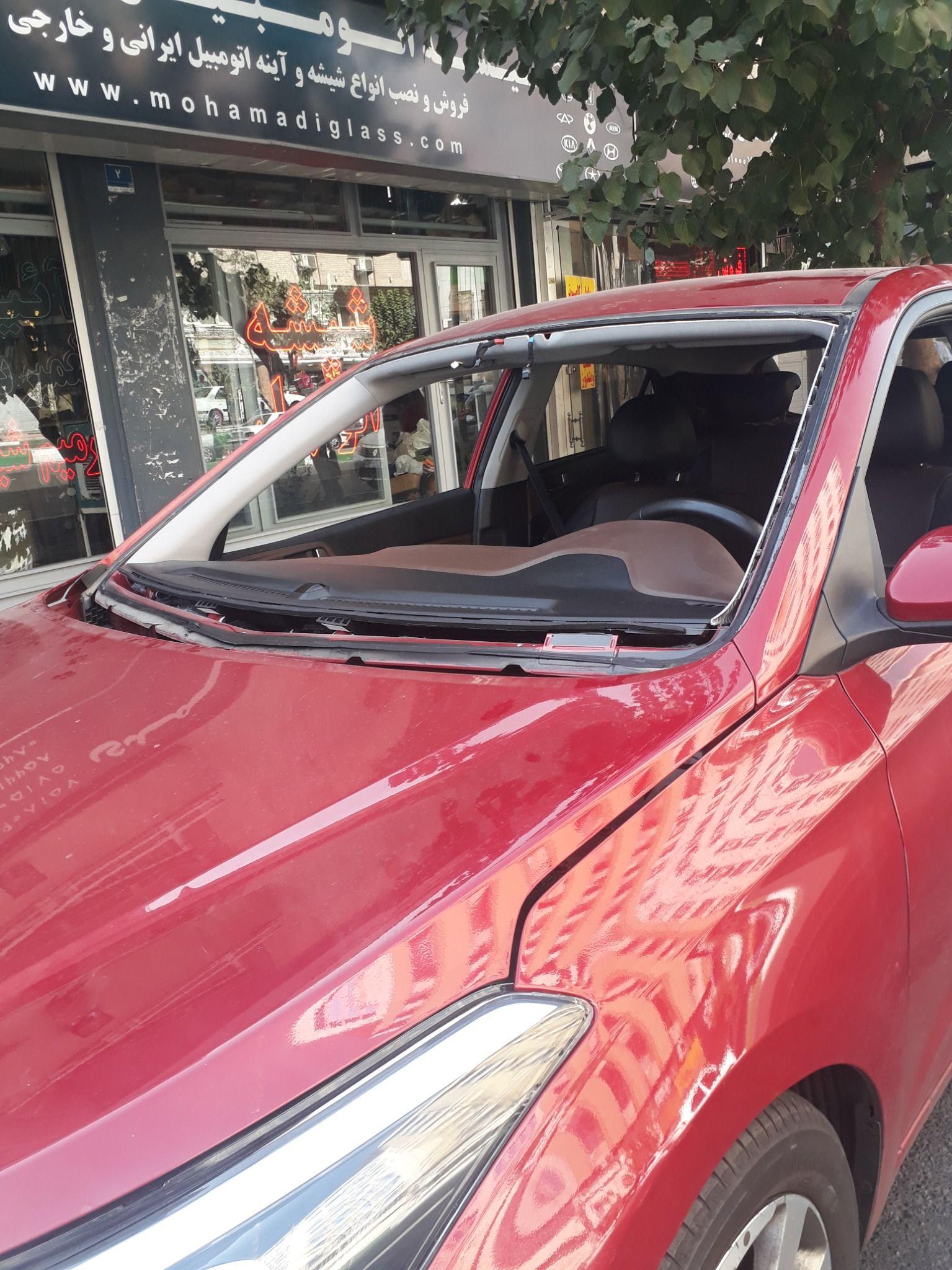 شیشه اتومبیل محمدی