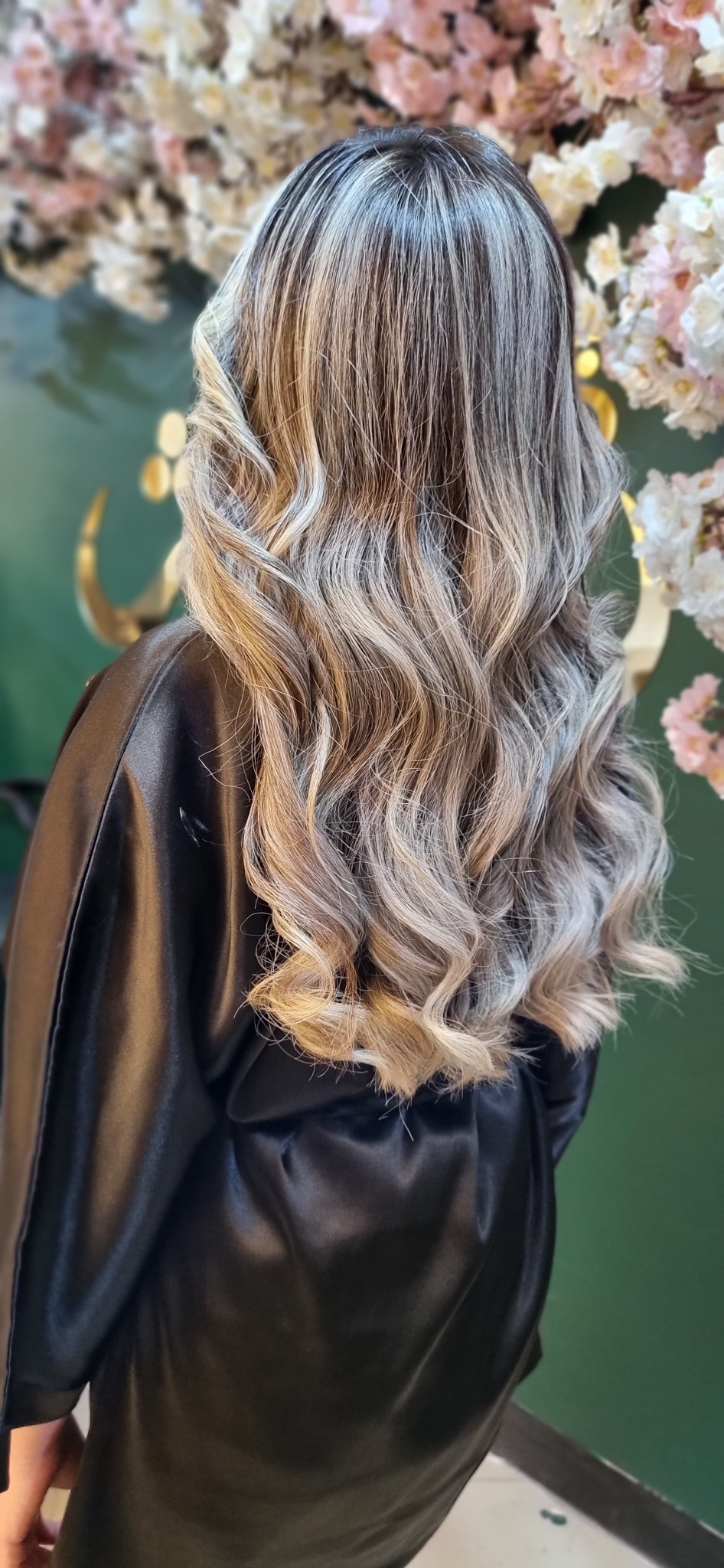 متخصص رنگ و لایت