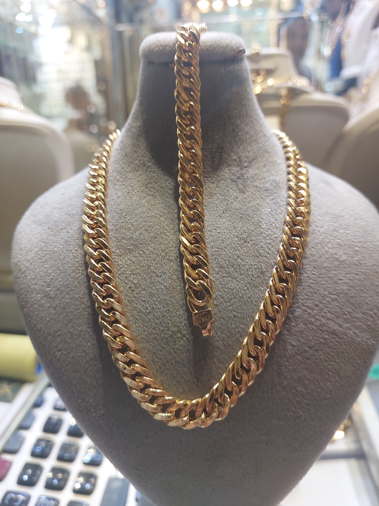 گالری طلا و جواهر کریمی