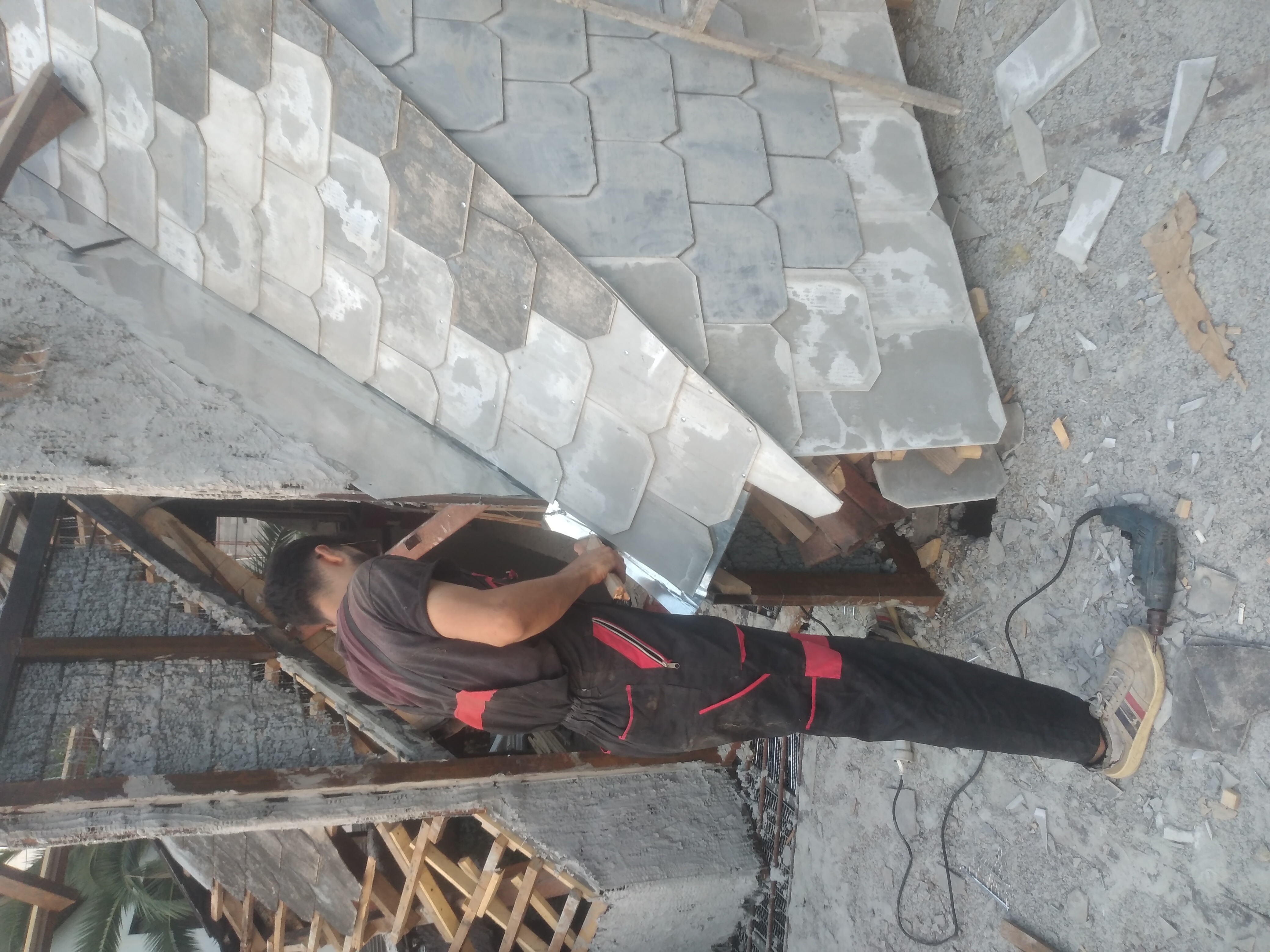 نصب انواع حلب و ایرانیت وچوب آلات