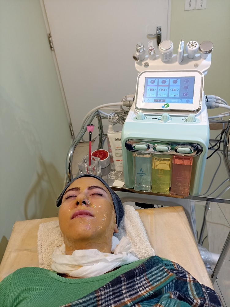 کریستینه اونیک عجمیان