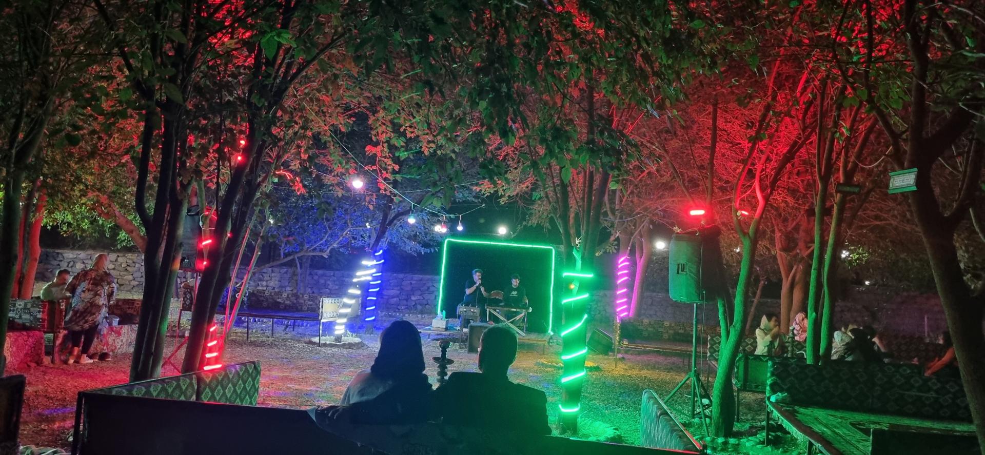 رستوران سنتی باغچه امید