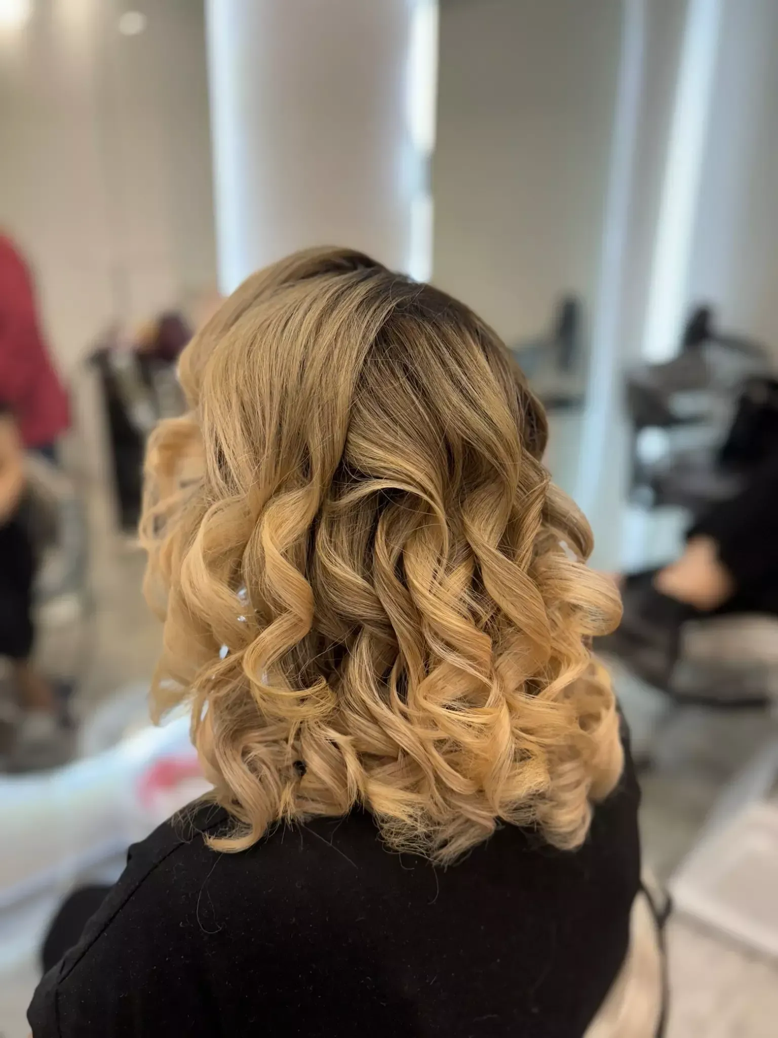 سالن زیبایی مینا گلیزه