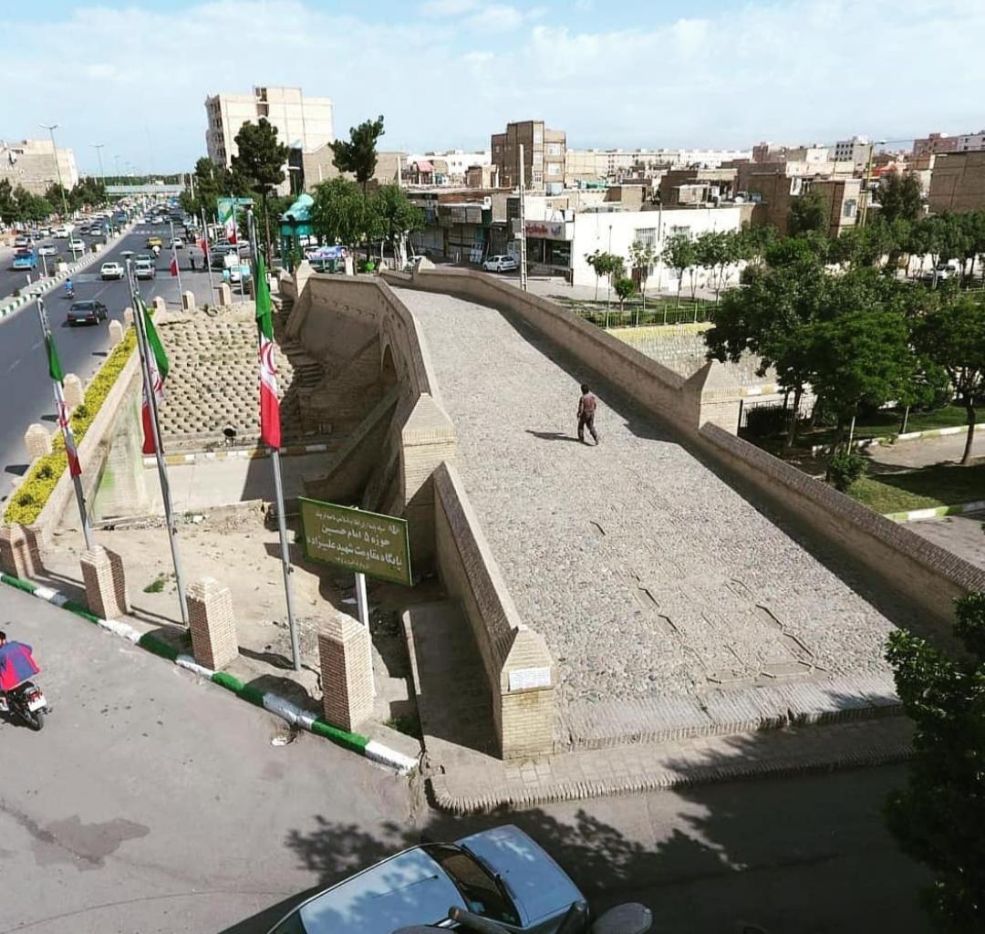 پل تاریخی ۱۵ خرداد باقرآباد