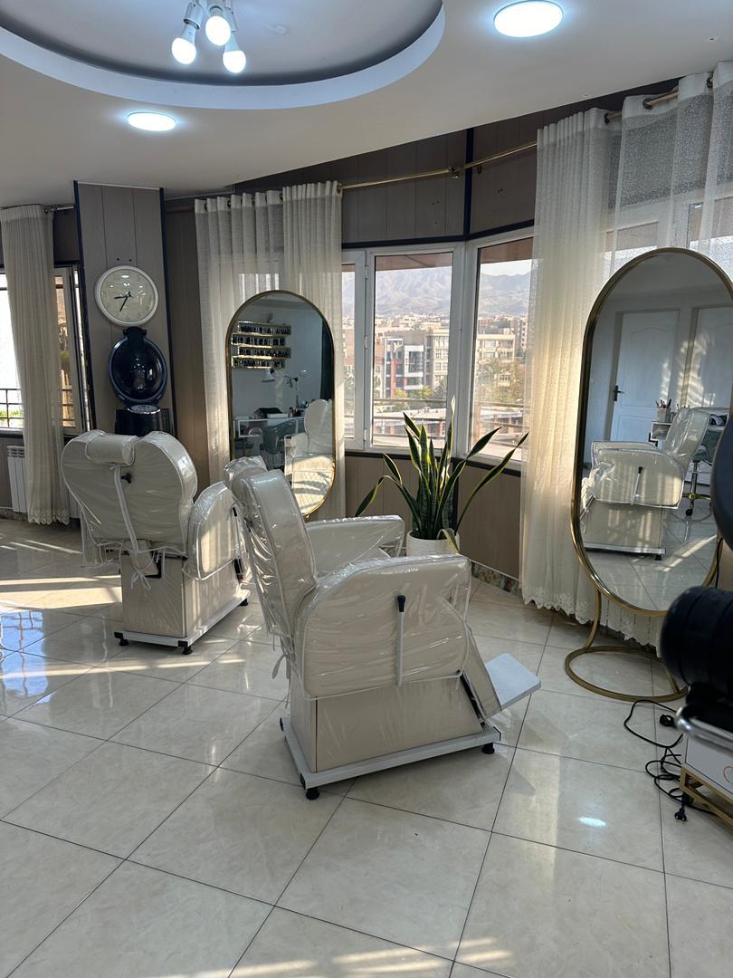 آموزشگاه و سالن زیبایی سمیه رستمی