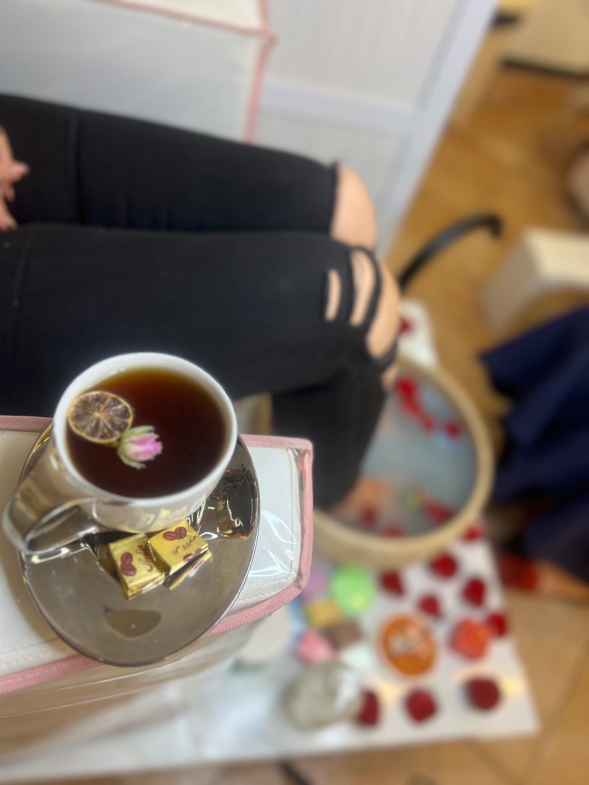 خانه ناخن (مرکز تخصصی ناخن،مژه و زیبایی)