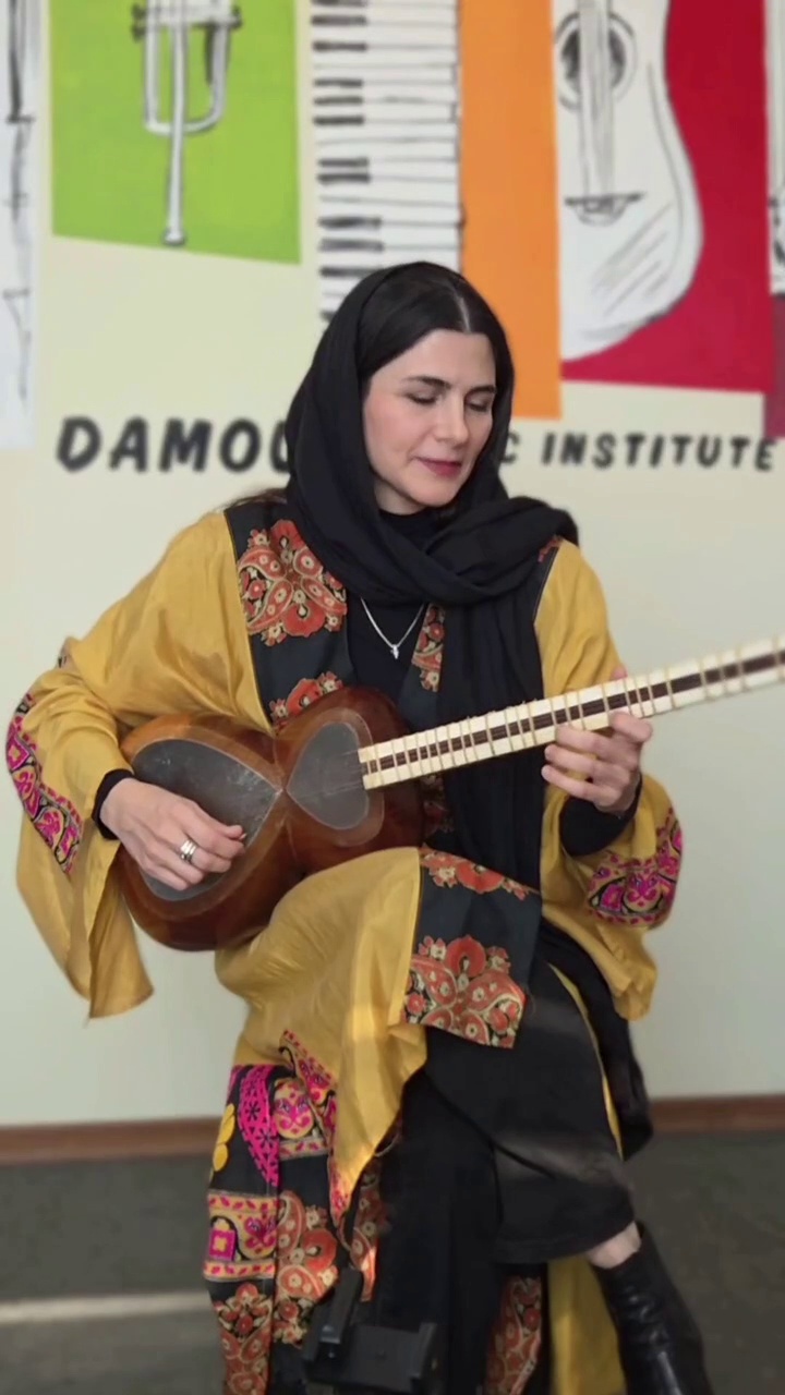 آموزشگاه موسیقی دامور