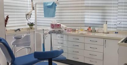 لابراتوار دندانسازی حکمت ثقفی