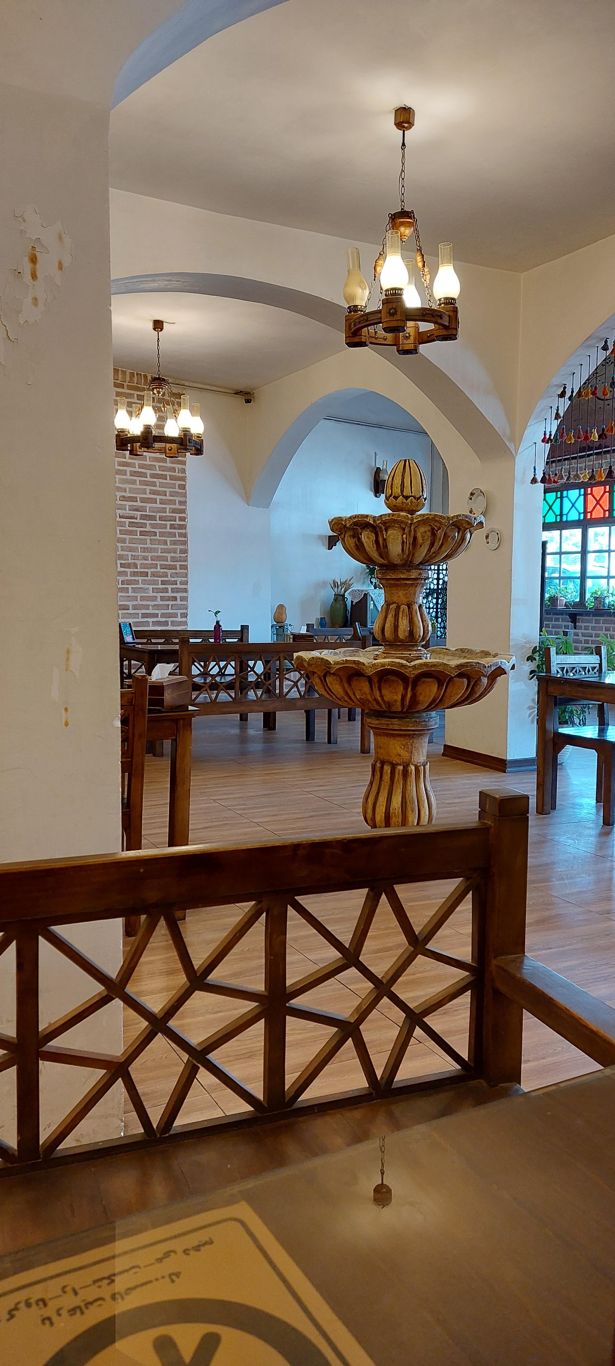 رستوران سنتی آریا