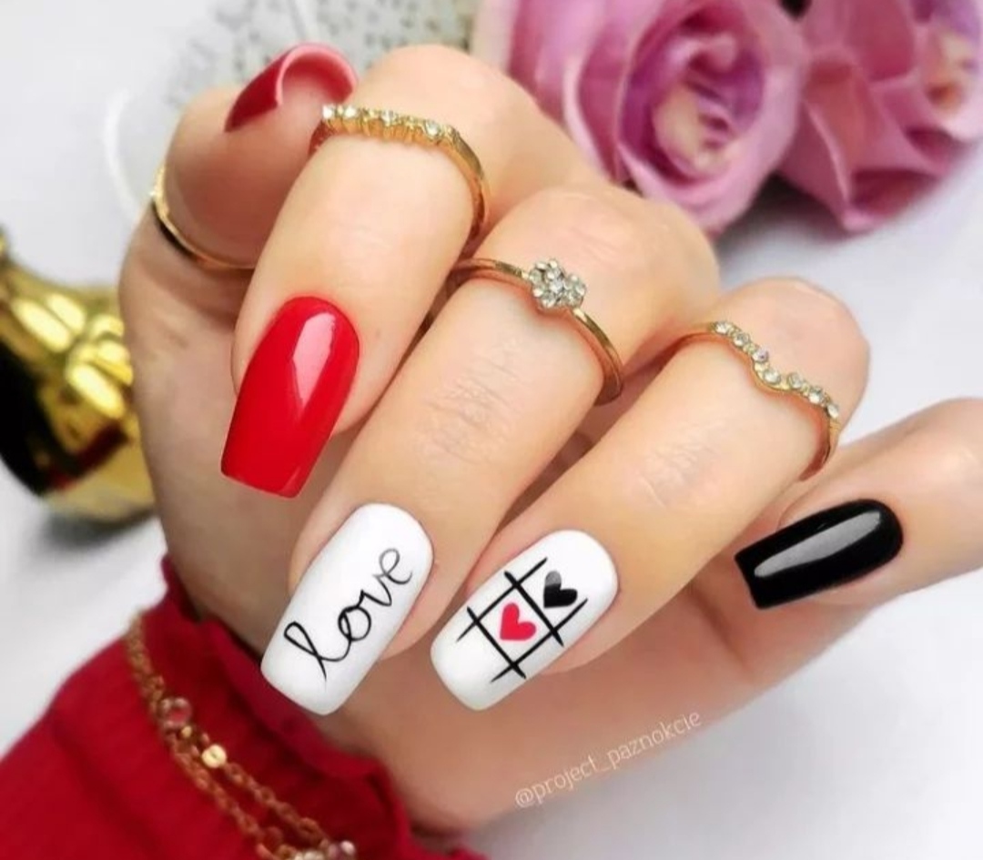 مرکز تخصصی ناخن لاک قرمز