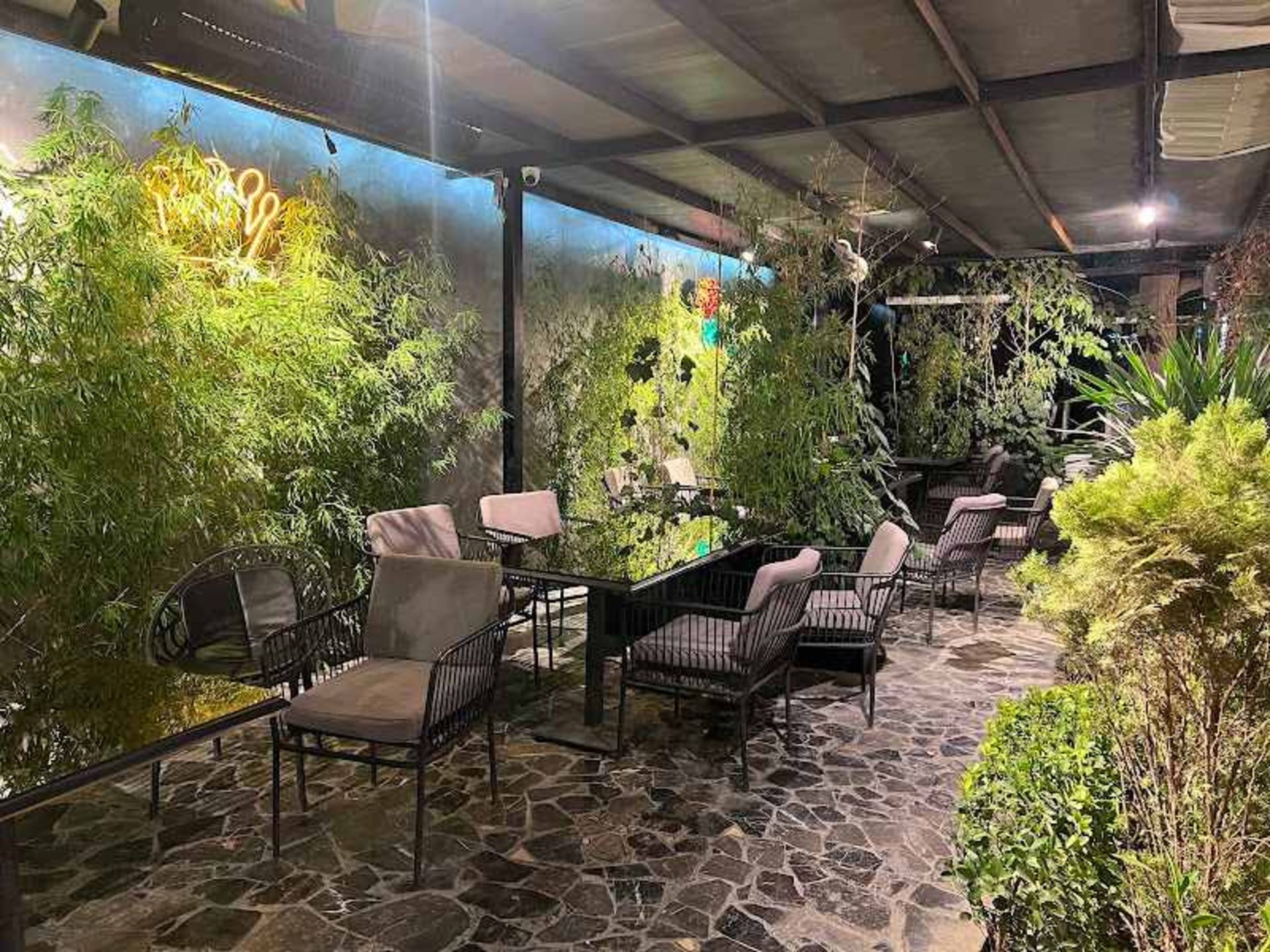 کافه رستوران فلوریس