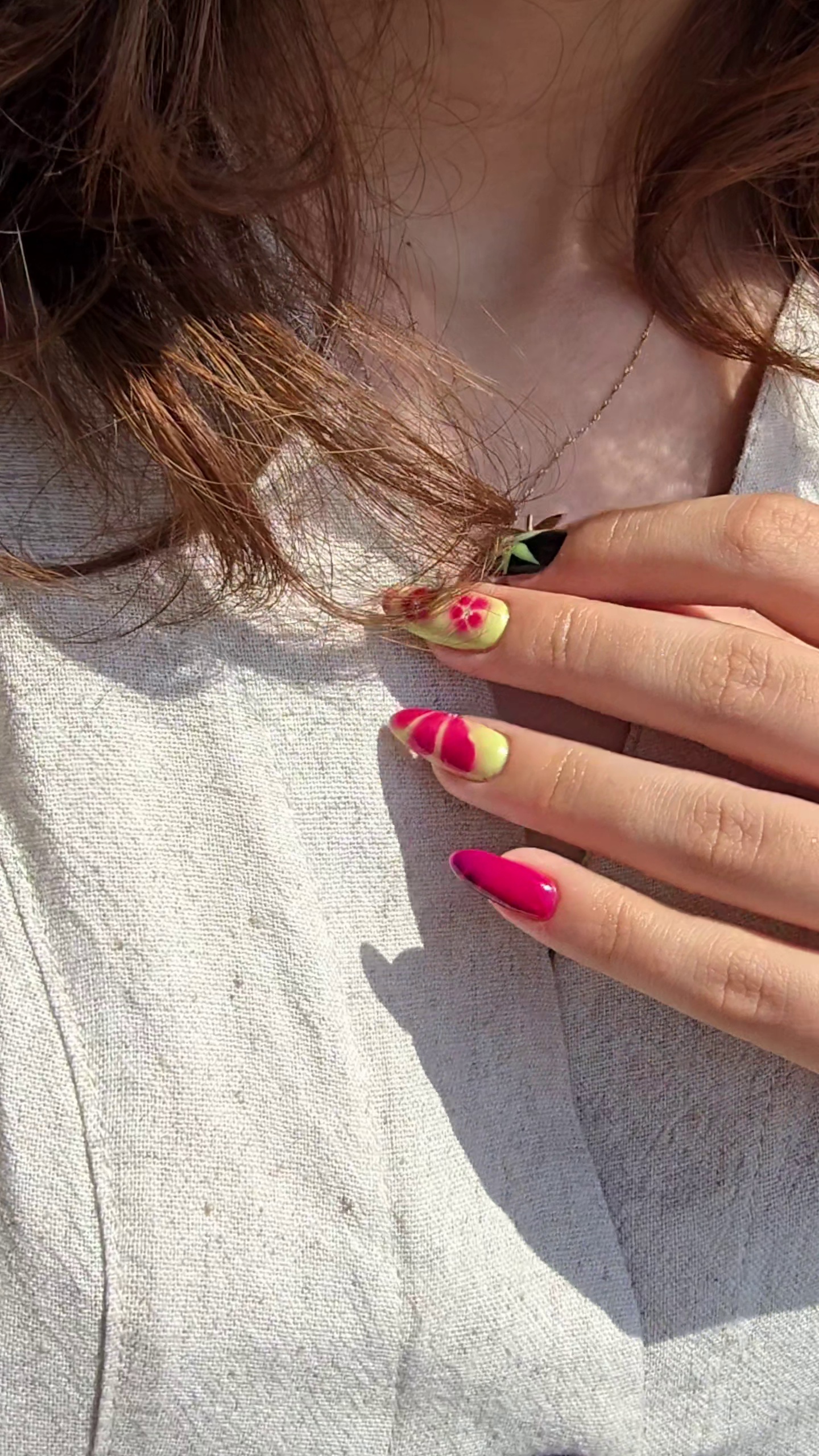سالن تخصصی ناخن و مژه سارا عسگری