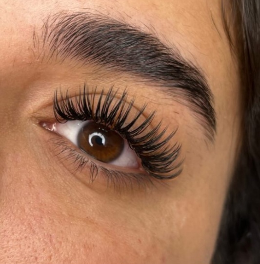 خدمات تخصصی اکستنشن مژه انصاری