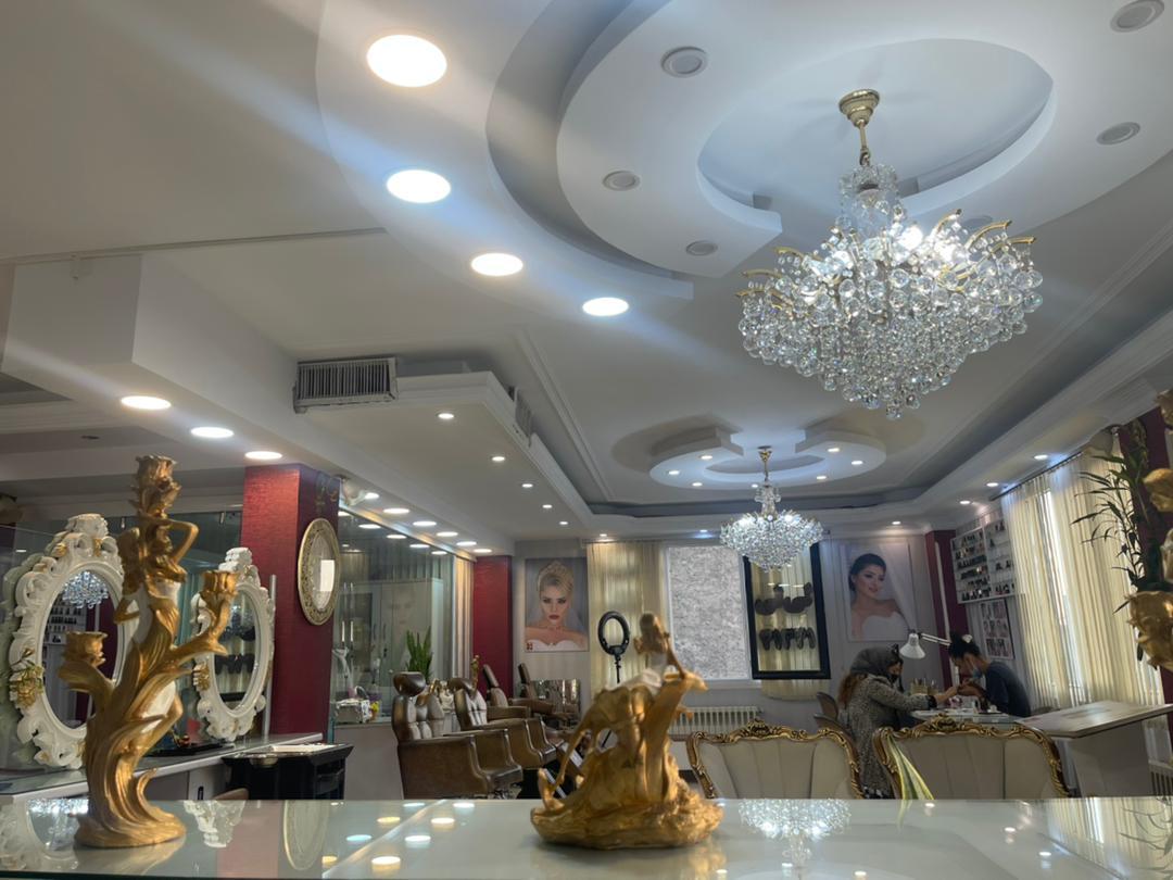 سالن وی آی پی لی لی مافی