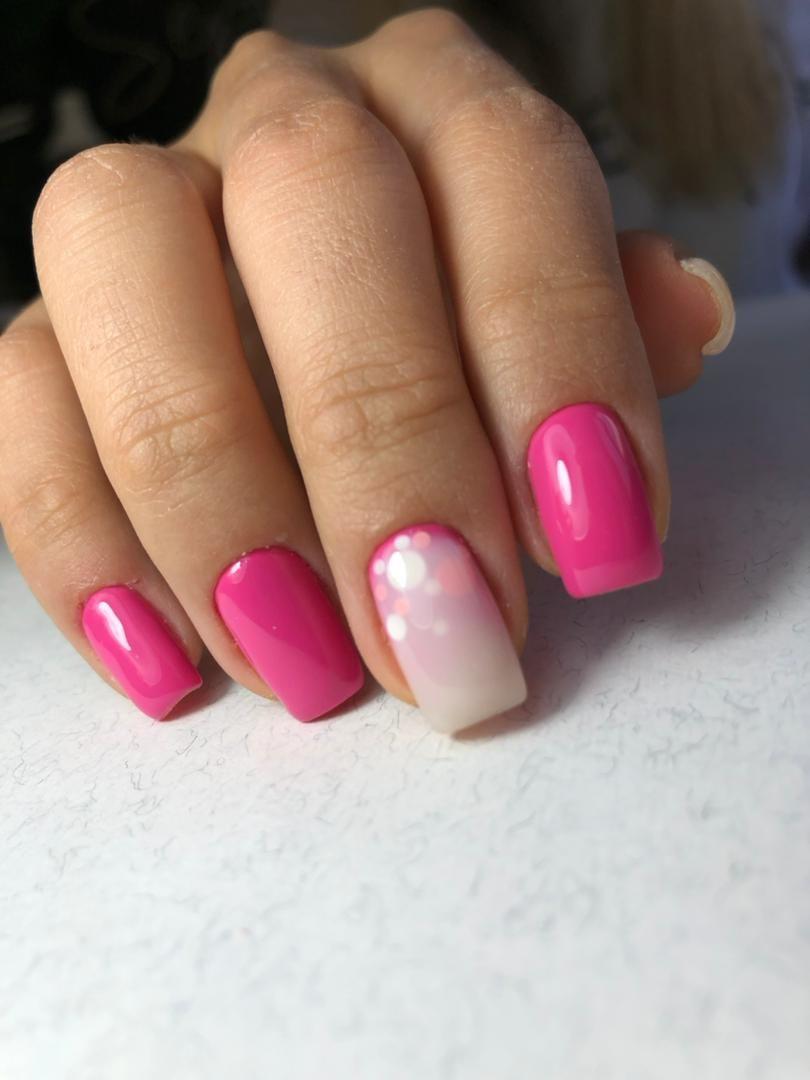 خدمات کاشت ناخن نفیسه