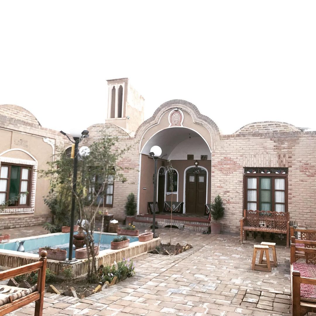 اقامتگاه بوم گردی ادیب