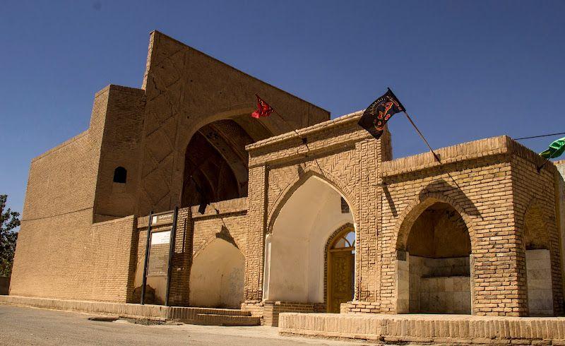 اقامتگاه بومگردی عارف و ماهرخ