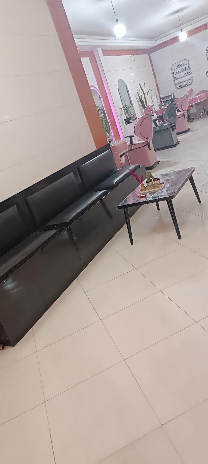 سالن زیبایی مهری ماه