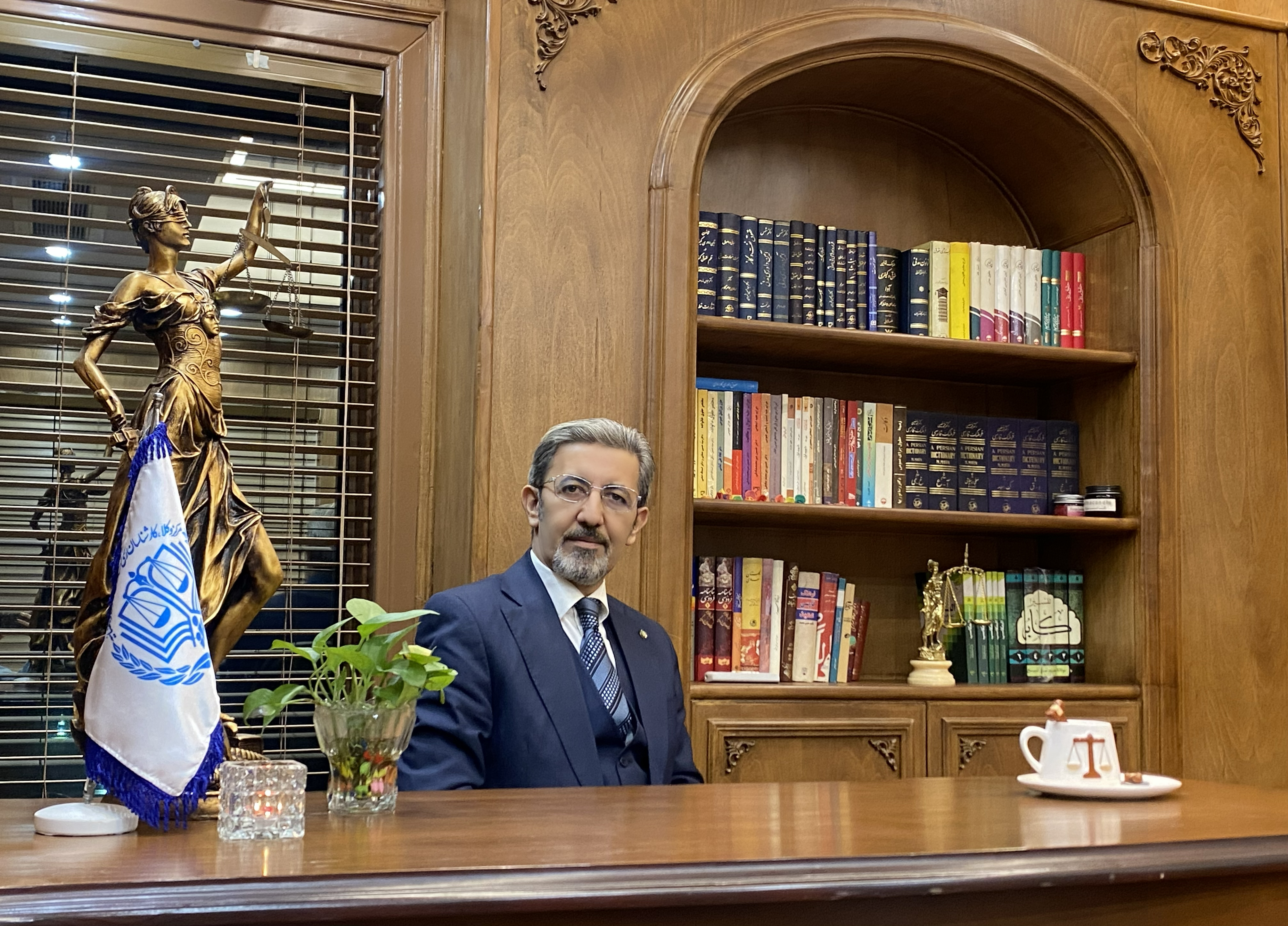 وکیل پایه یک دادگستری دکتر رجبی صدیقی