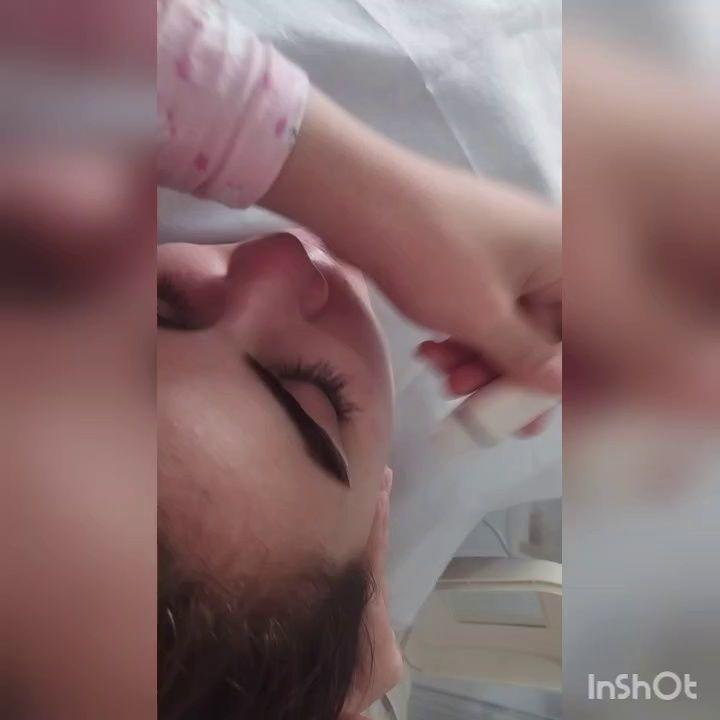 پاکسازی پوست حرفه ای بانوان