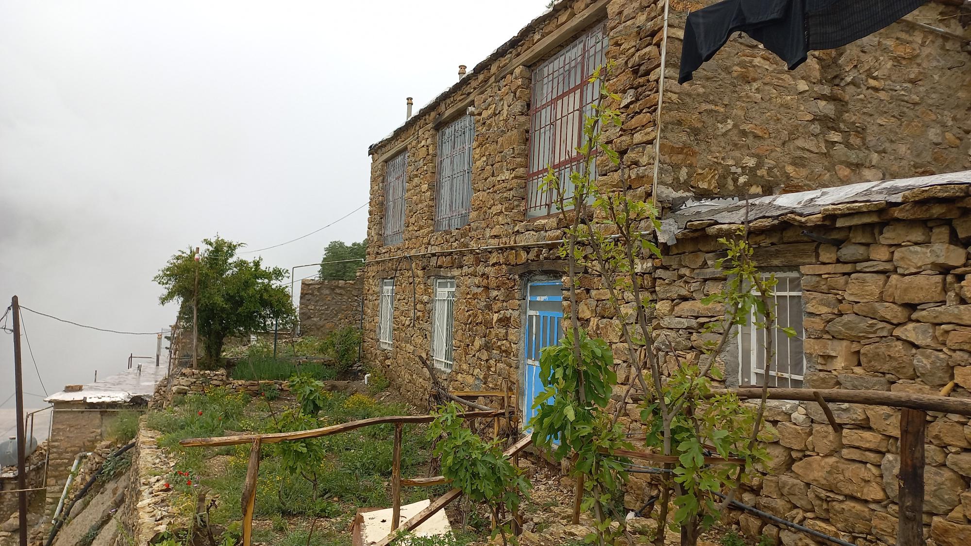 خانه ی اجاره ای اورامان