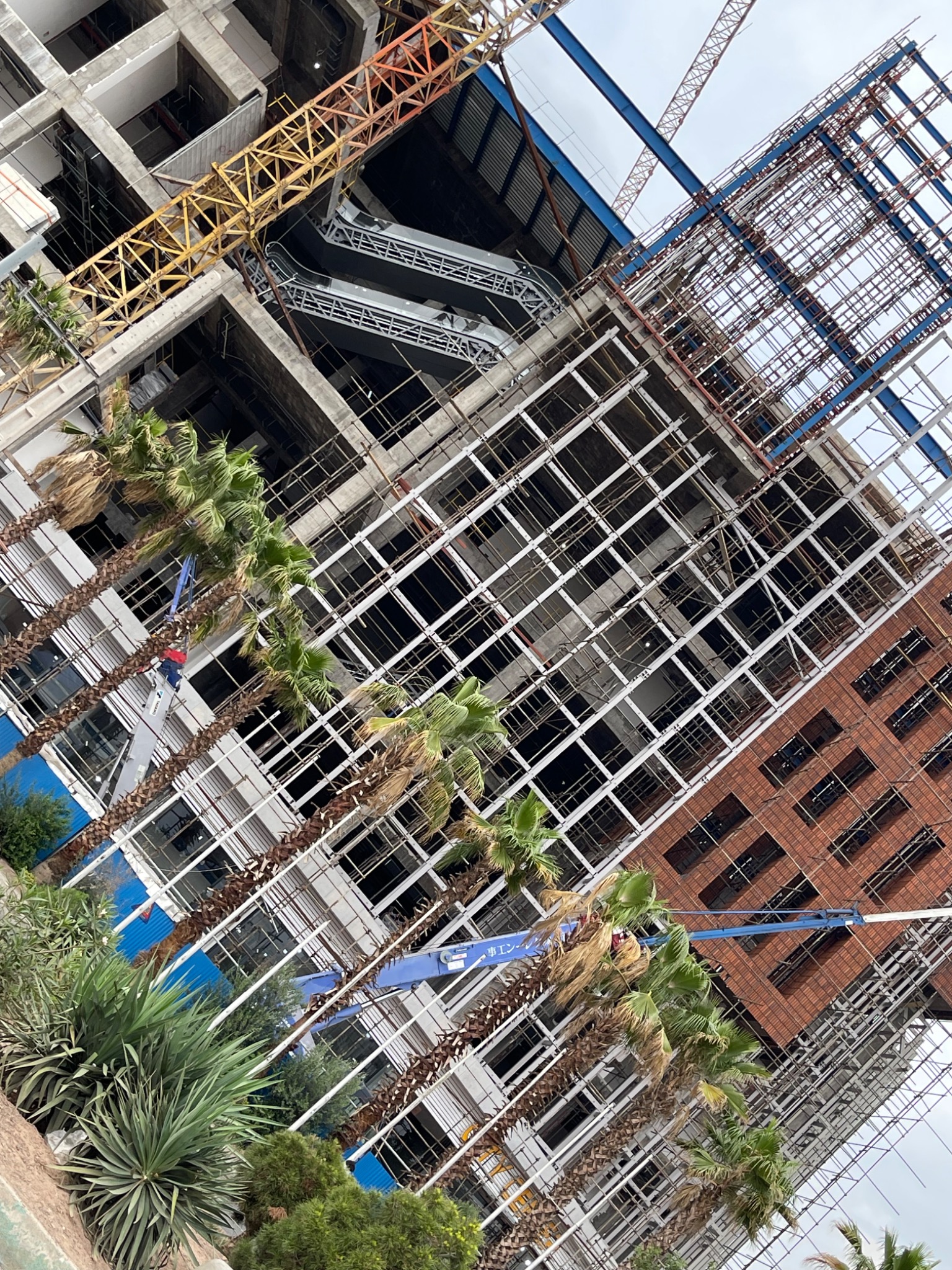 هلدینگ ومشاورین املاک مهاجران