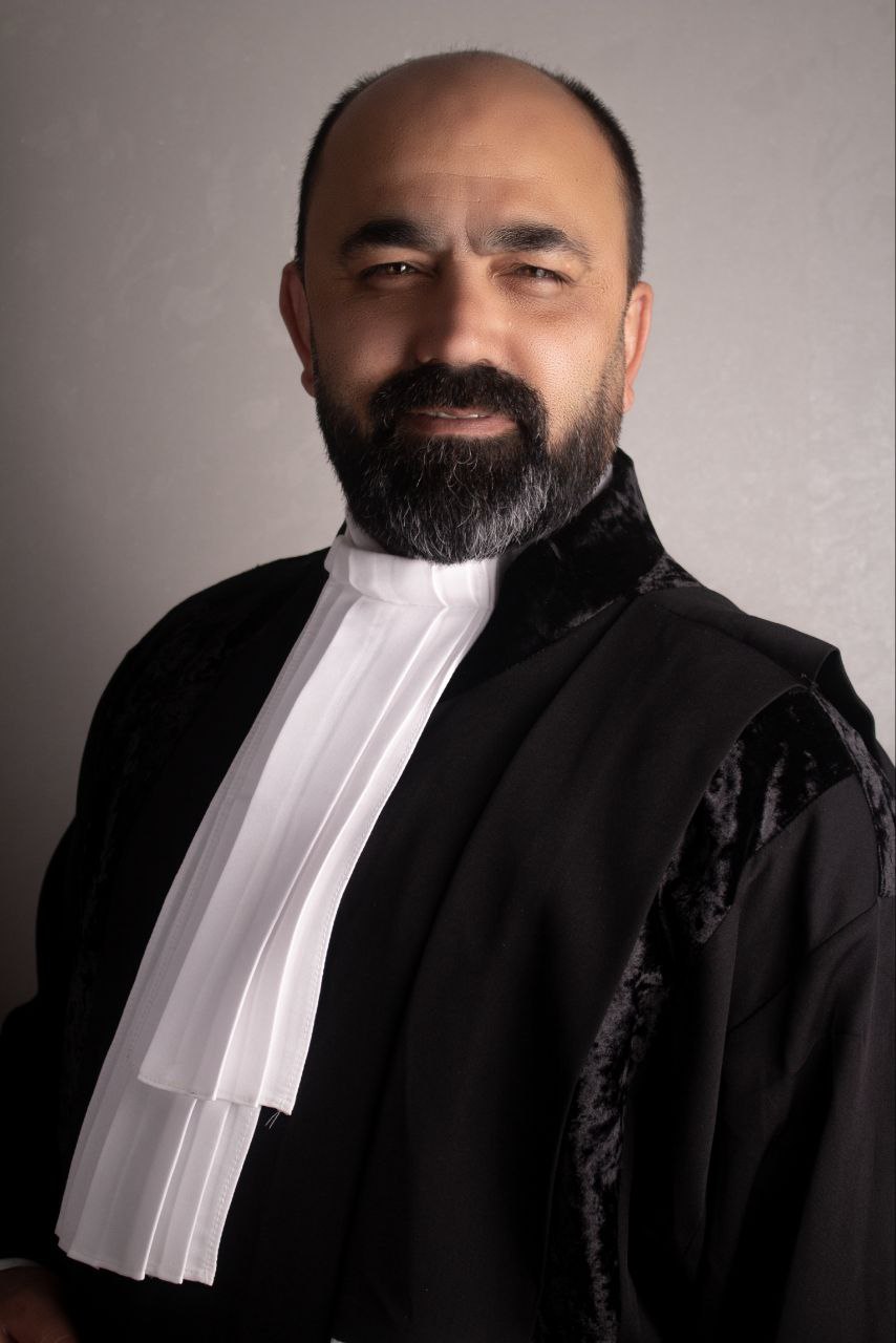 محسن حسنی وکیل پایه یک دادگستری