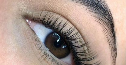 کاشت و اکستنشن مژه