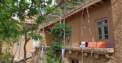 اقامتگاه بومگردی رویین دژ