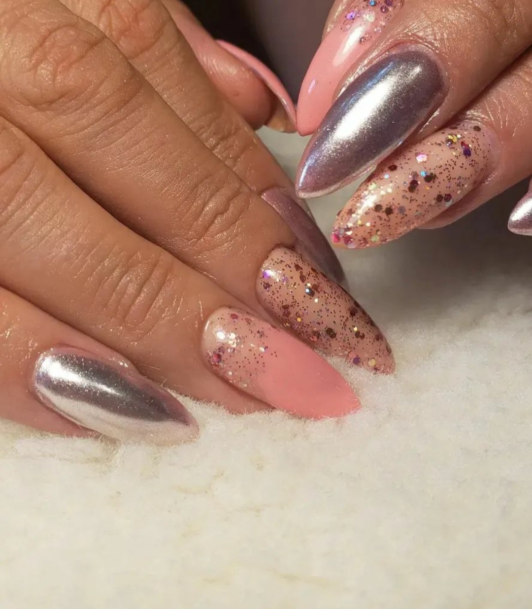 سالن زیبایی آوا