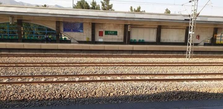 ایستگاه مترو ایران خودرو