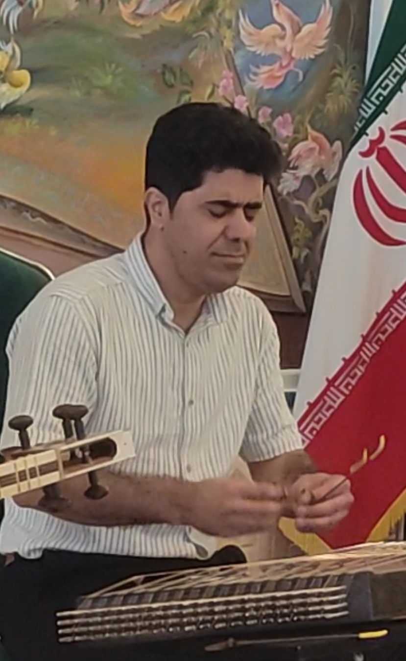 احمد باقیان هنرمند موسیقی مدرس سنتور