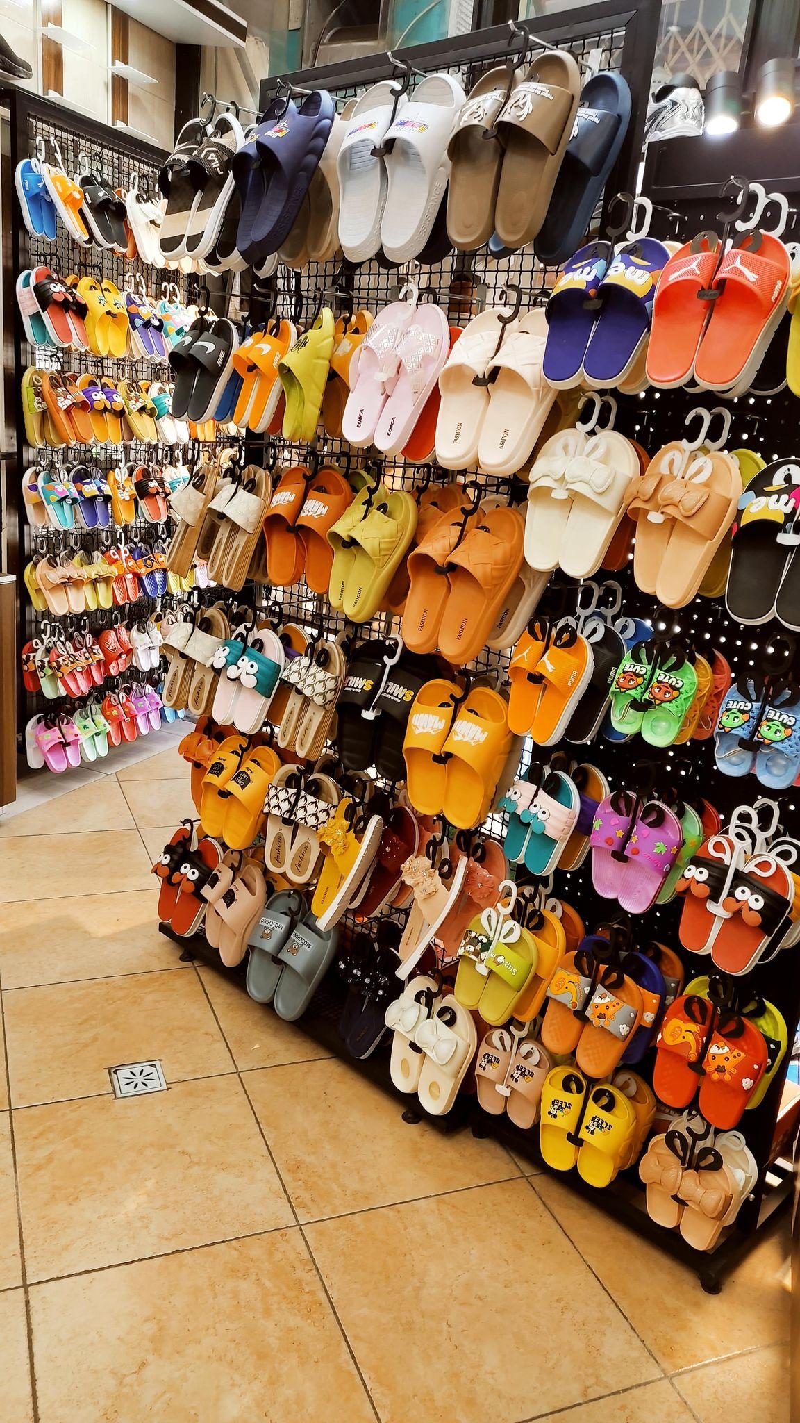 فروشگاه کیف و کفش معصومی