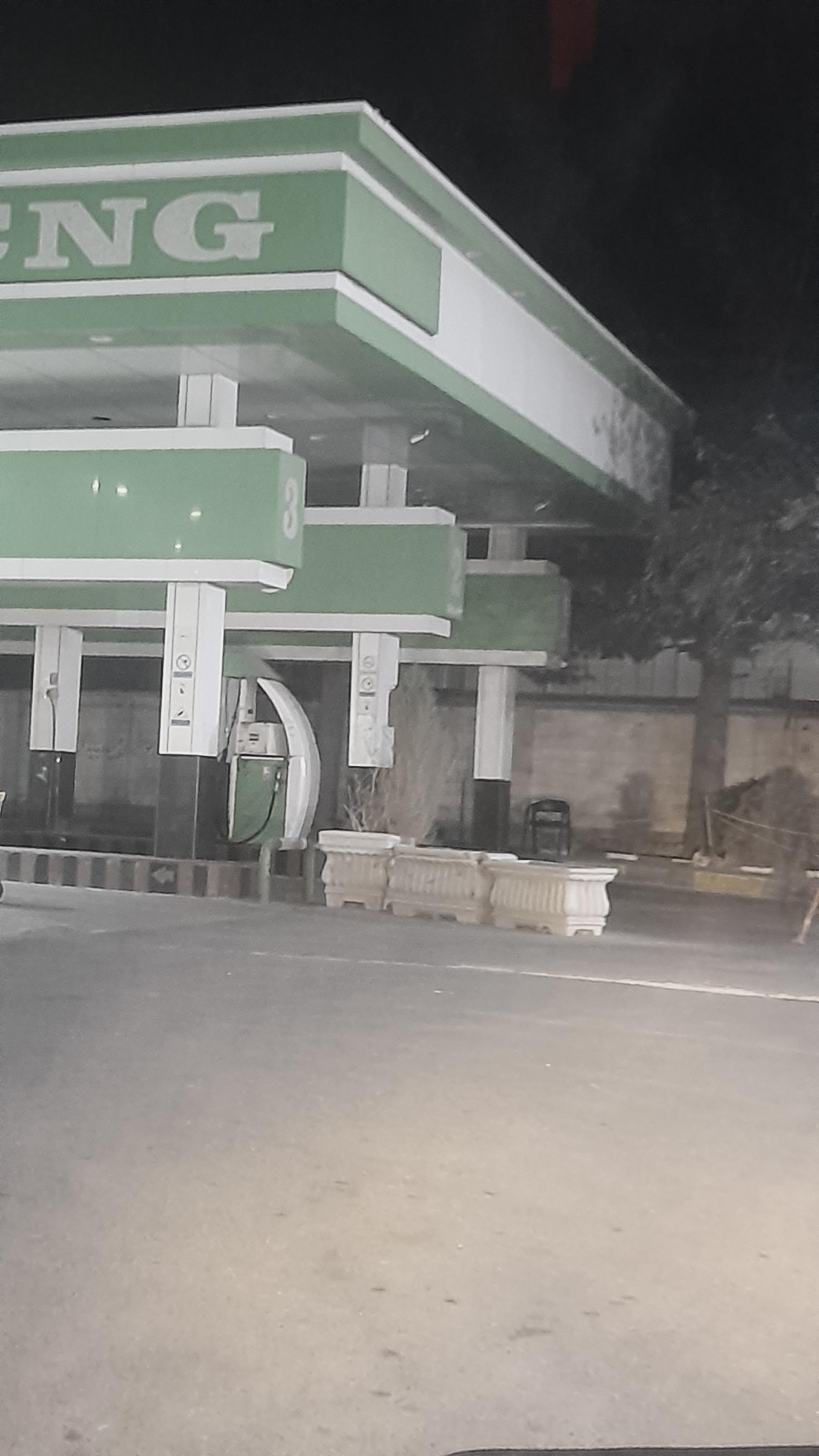 پمپ بنزین تختی