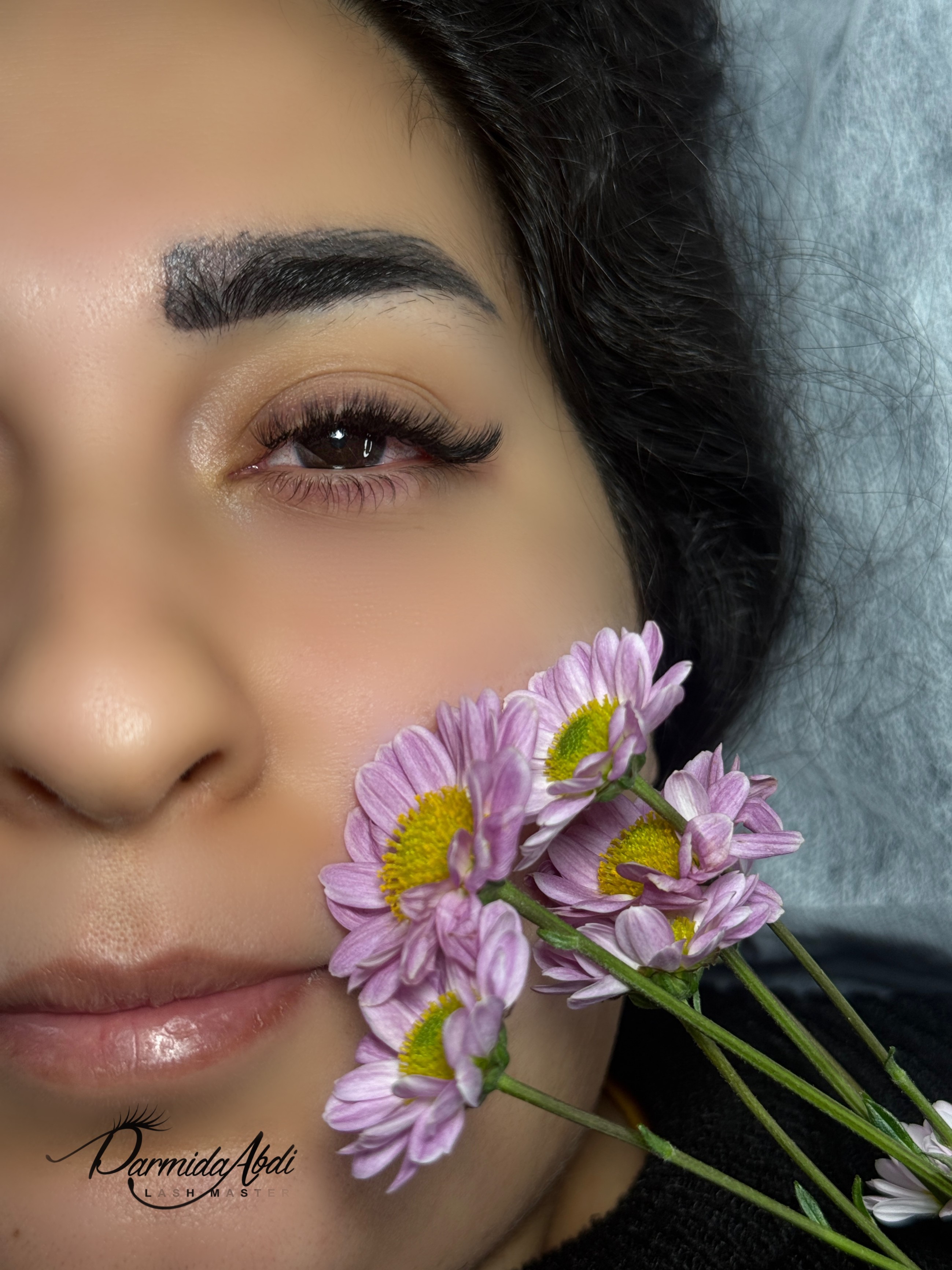 خدمات تخصصی مژه و ابرو عبدی