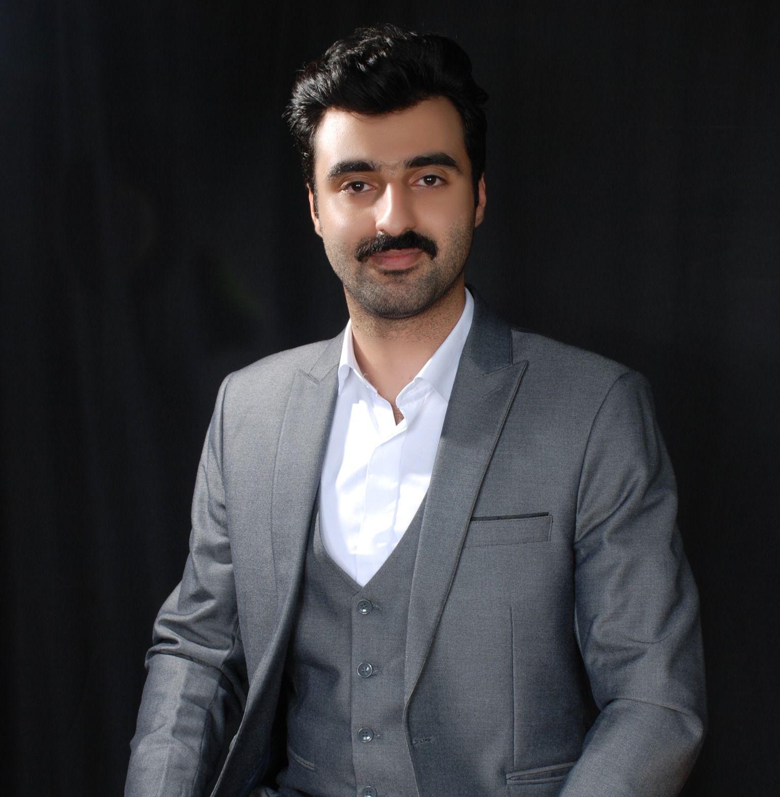 وکیل پوریا فرخ نیا