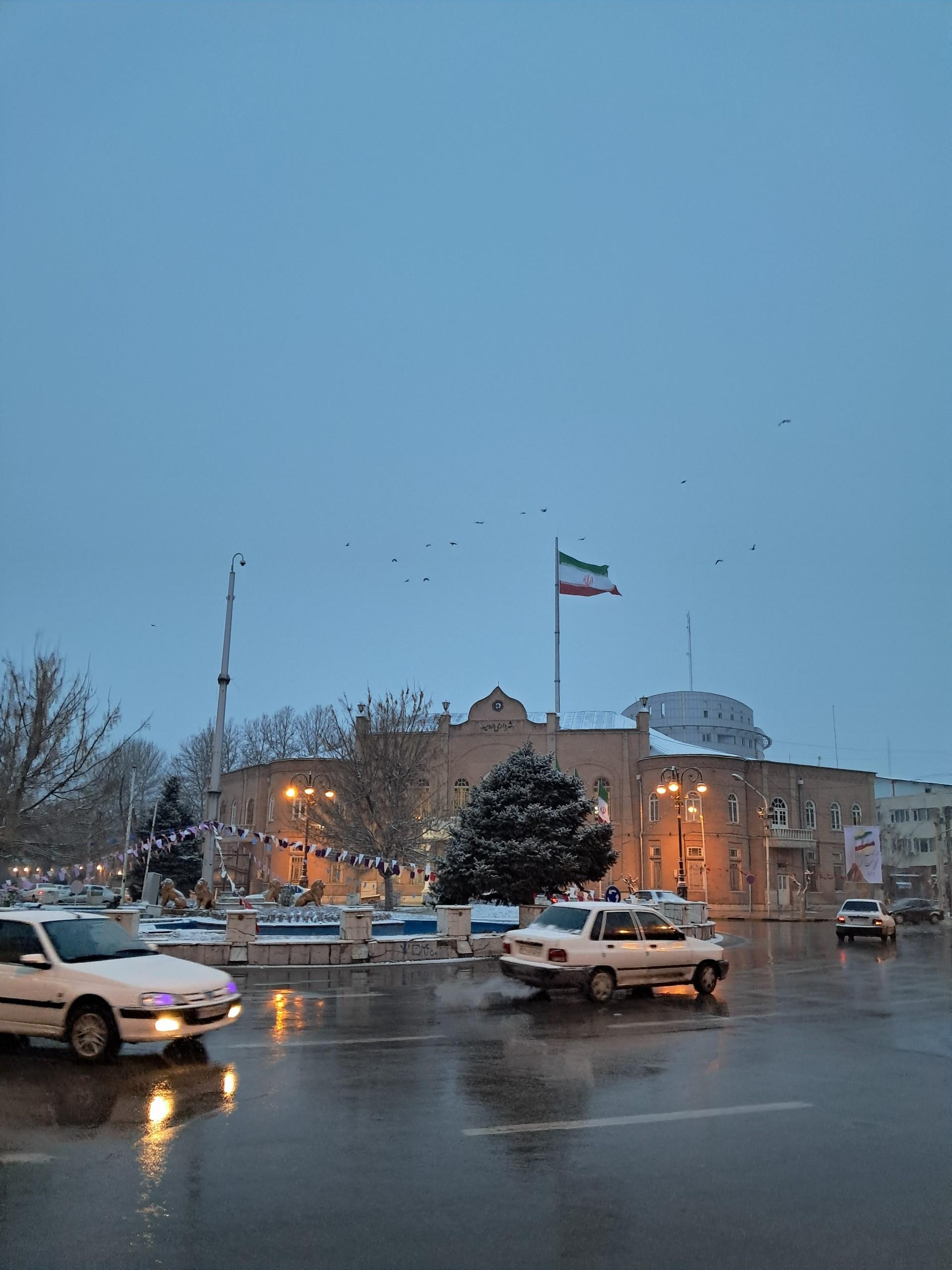 بانک صادرات شعبه ۸۳۱ میدان خیام