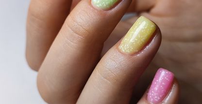 خدمات تخصصی ناخن سمیه براقی