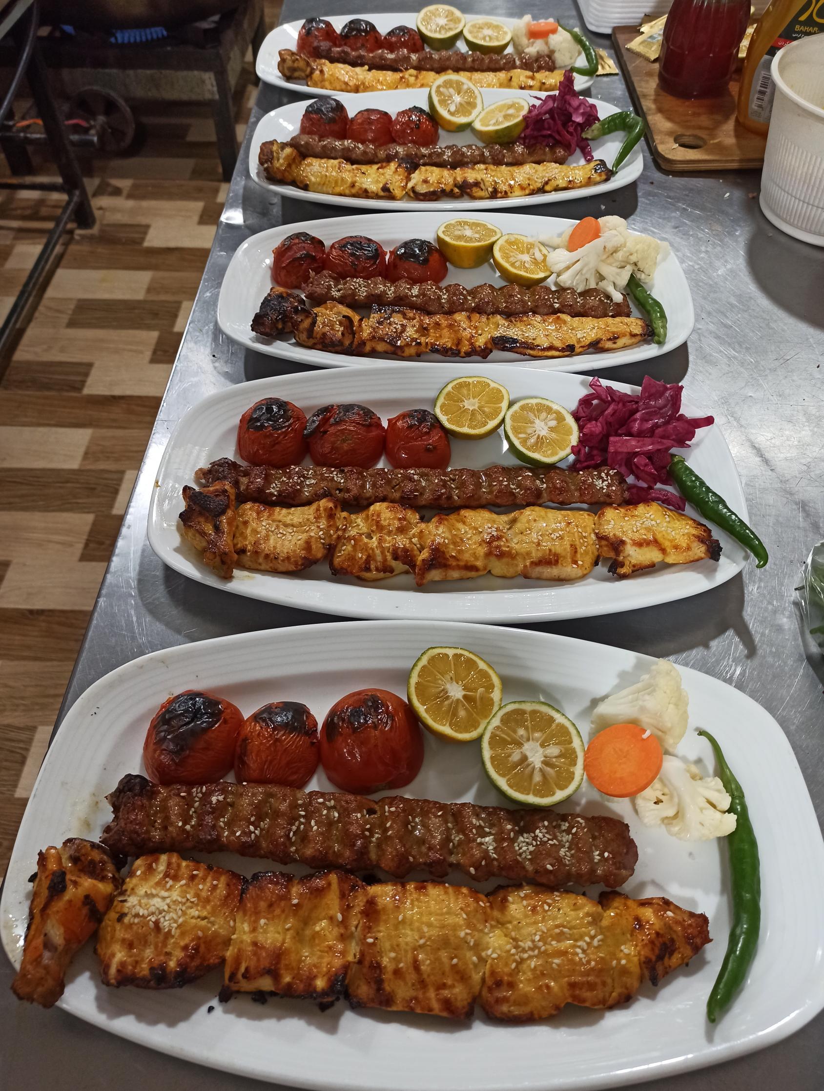 رستوران ضیافت