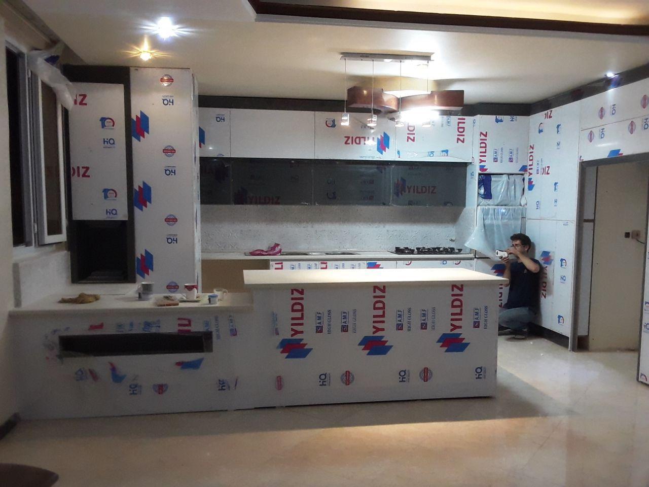 کابینت پویا سازنده ترهای داخل دکور اسیون  آشپزخانه کومد دیواری