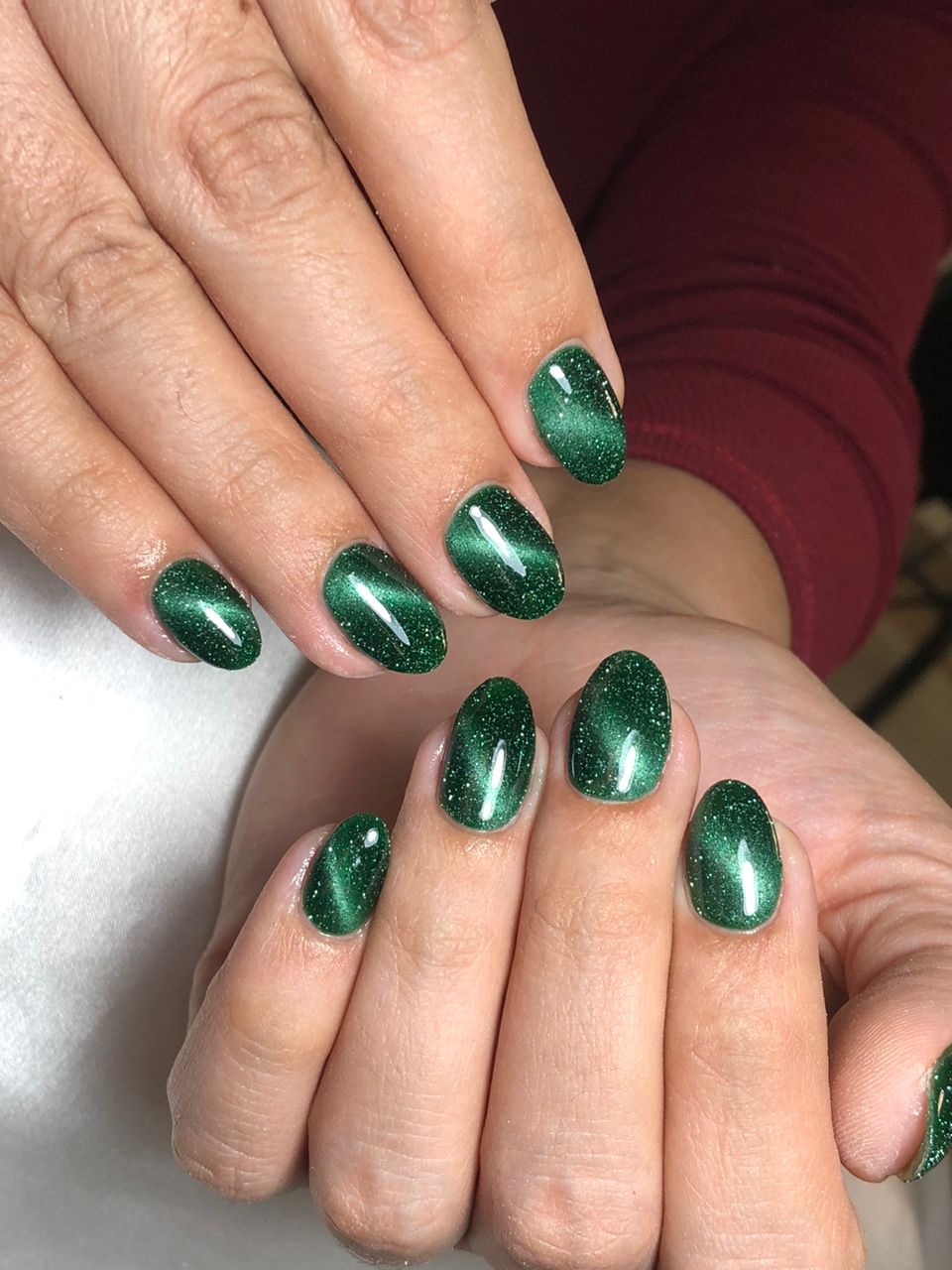 سالن زیبایی و مرکز تخصصی کاشت ناخن هلنا