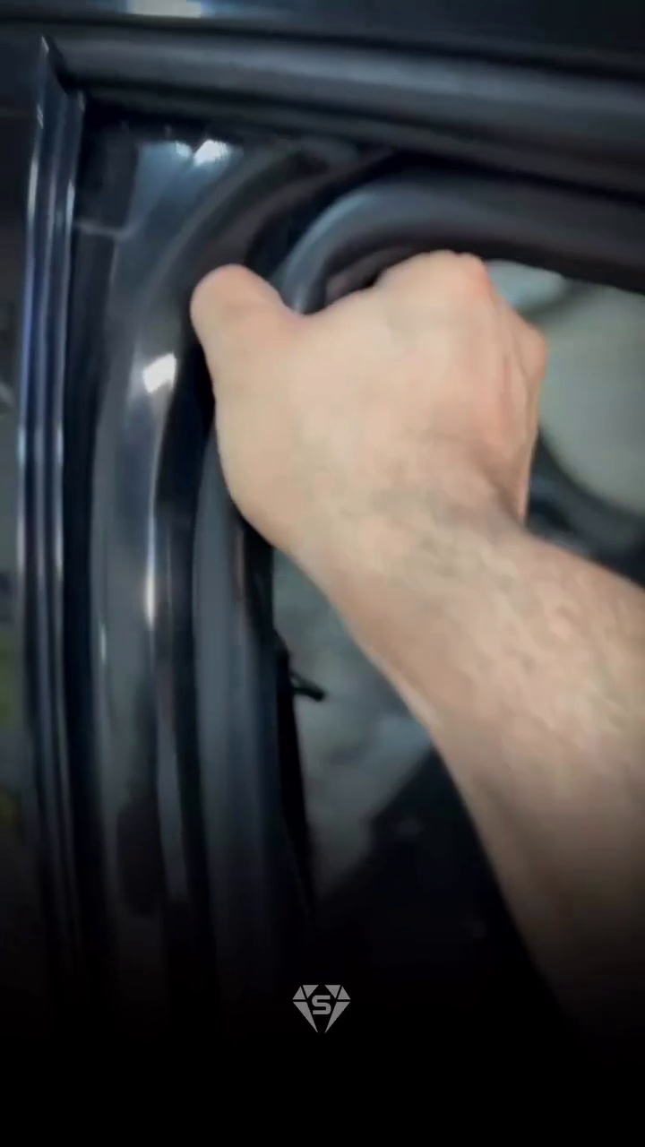 خدمات چرم و تودوزی خودرو ثمین